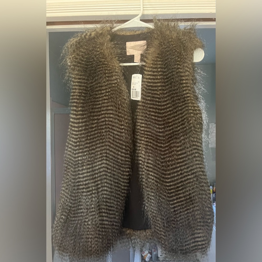 Forever 21 faux fur vest - brand new with tags!